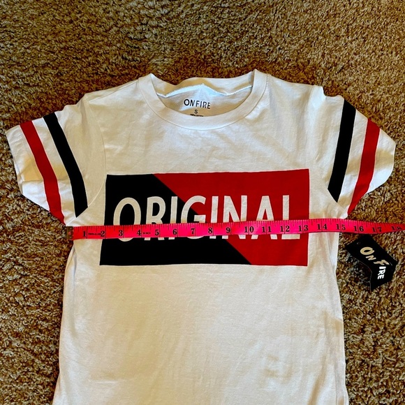 🦇 Small On Fire Brand NWT Graphic Tee - Picture 1 of 5